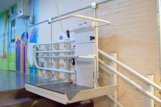 inclined wheelchair lift curved 330