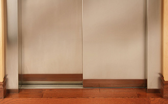 traditional elevator sliding doors 330